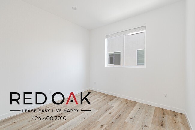 Foto del edificio - 11956 1/2 Vanowen St-11956.5