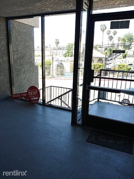 Foto del edificio - 2410 W Temple St