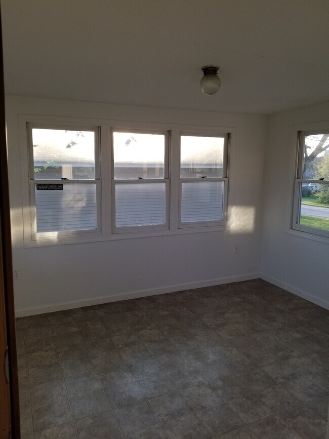 Foto del edificio - 118 Chanticleer Ln NE