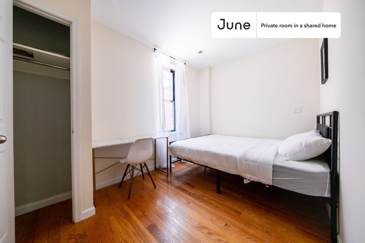 Private bedroom in 4 bed/2 bath Home - Private bedroom in 4 bed/2 bath Home