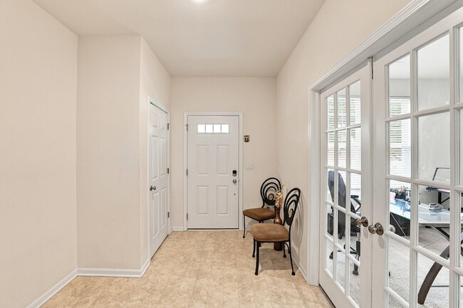 Building Photo - 3303 Trillium Cir