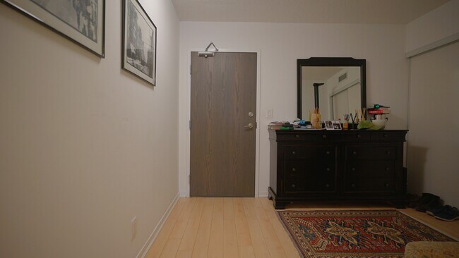 Building Photo - 1118-68 Abell St