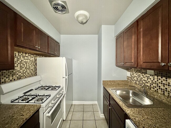 Foto del edificio - 5820 N Sheridan Rd