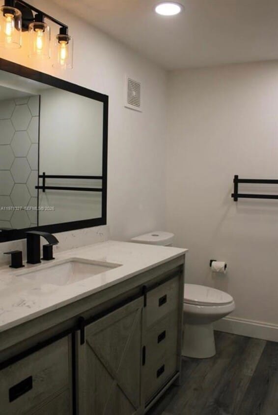 Photo - 210 Lakeview Dr (Weston, FL)