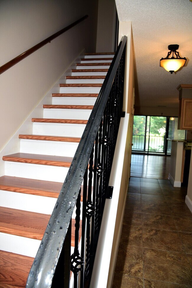 Foto del edificio - 210 Southlake Ct