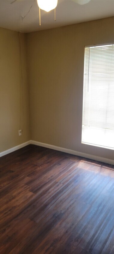 Foto del edificio - 7200 W T C Jester Blvd