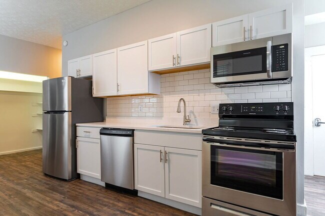 Foto del edificio - 732 1/2 Neil Ave