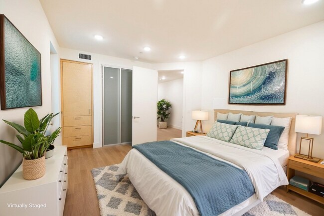 Foto del edificio - 2000 N Beachwood Dr