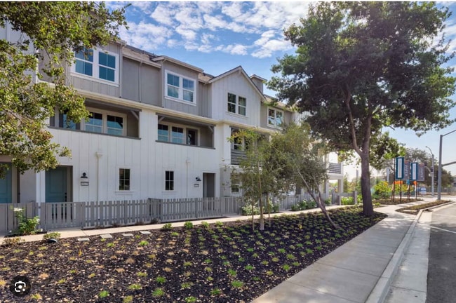 Building Photo - 26 Nogales Ln