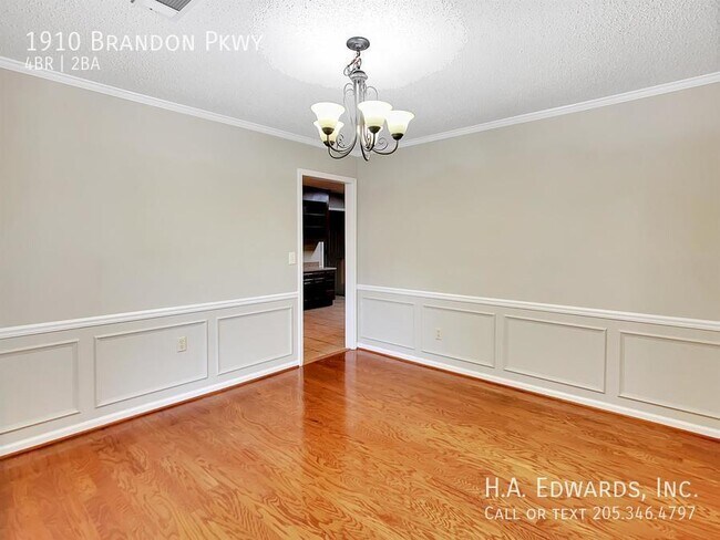 Foto del edificio - 1910 Brandon Pkwy