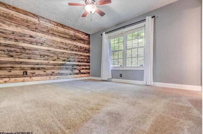 Foto del edificio - 420 December Lane