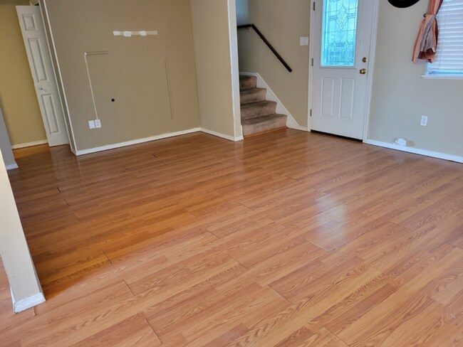 Building Photo - 155 Pomeroy Dr