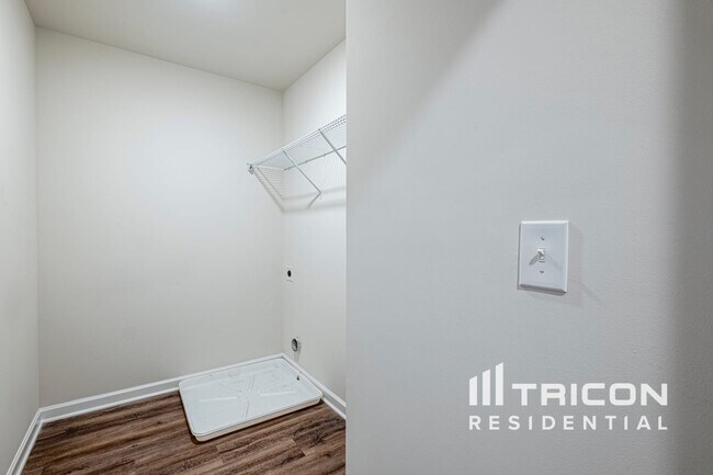 Foto del edificio - 519 Trickum Hill Dr