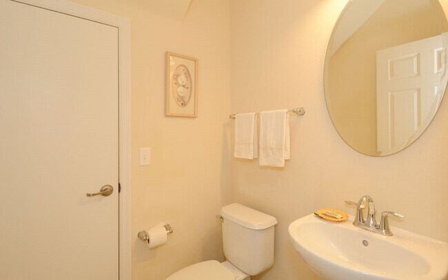 Foto del edificio - Lakeside Village Townhouse 2 Bedroom  2.5 Bath Available for Short-Term Rental