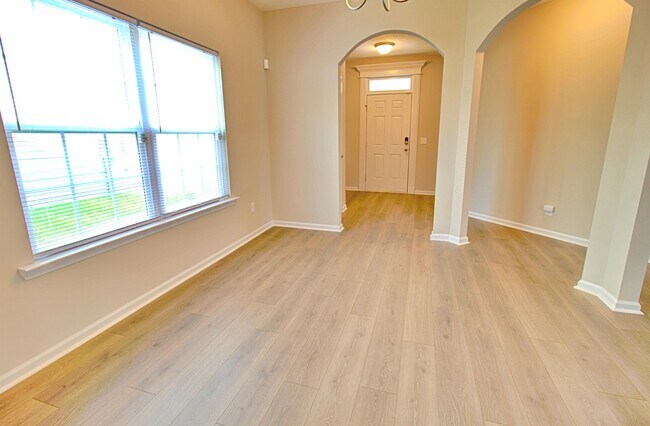 Building Photo - 35 Cassels Ct