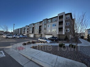 Building Photo - 460 E Fremont Pl