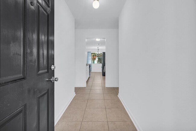 Foto del edificio - 5306 Town Park Blvd