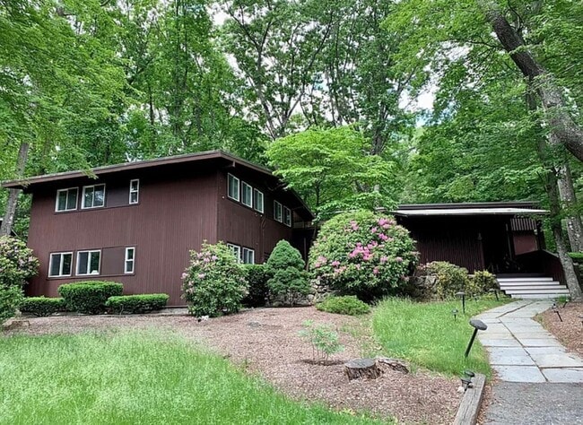 Beautiful Single Family Home In Lexington MA! - Beautiful Single Family Home In Lexington MA!