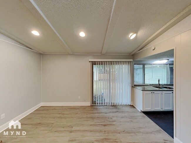 Foto del edificio - 1303 Hillsdale Dr