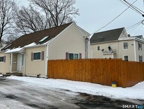 Building Photo - 7 Linden Pl