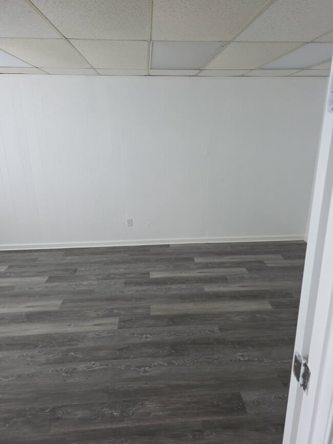 Building Photo - 7292 Manslick Rd