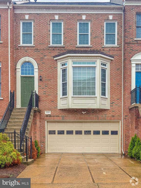 Building Photo - 4576 Fair Valley Dr