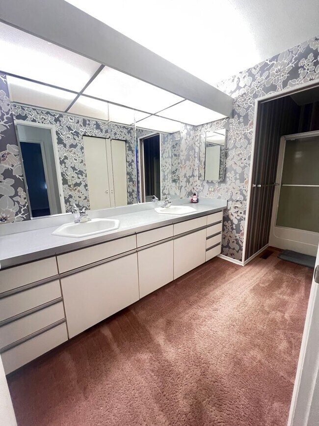 Foto del edificio - 1 Bedroom Condo on the Golf Course!
