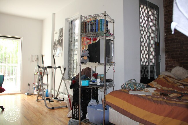 Foto del edificio - 636 Sterling Pl