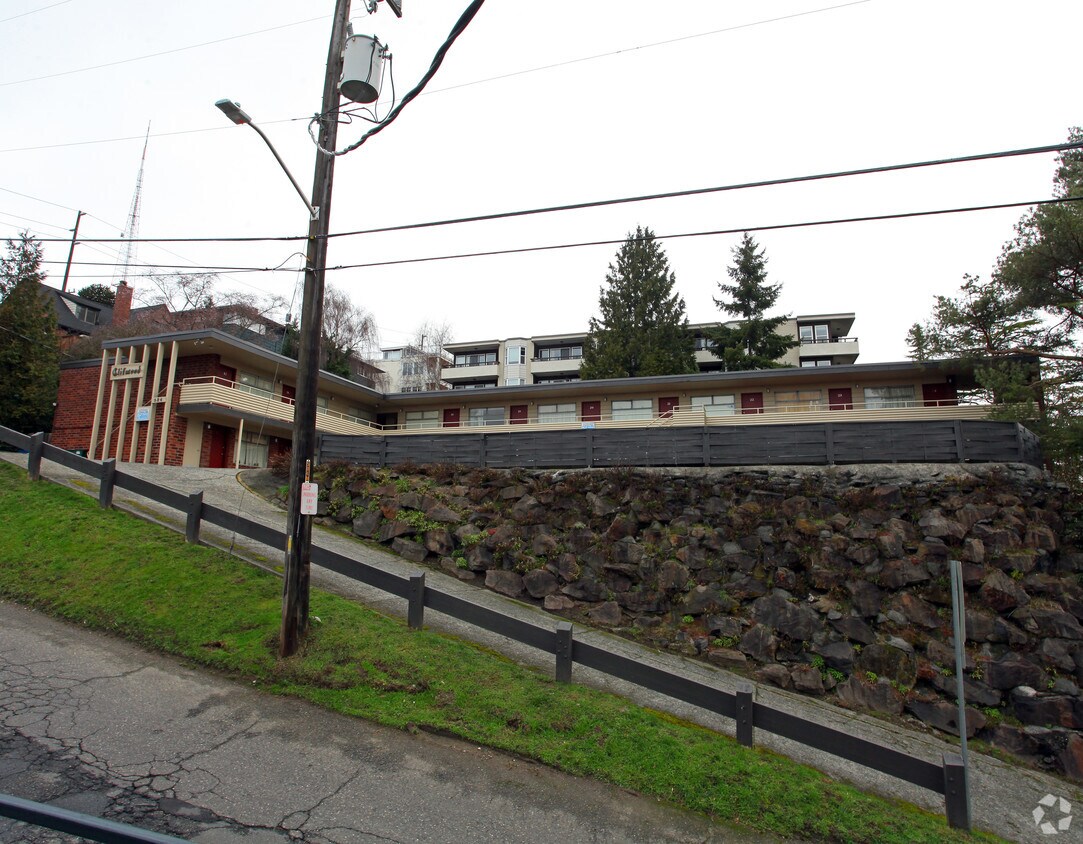 Cliffwood Apartaments - 524 Highland Dr