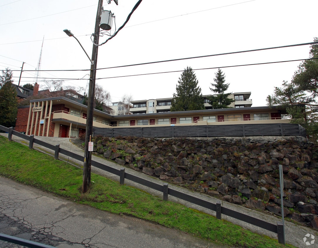 Cliffwood Apartments - 524 Highland Dr