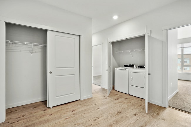 Building Photo - The Landing