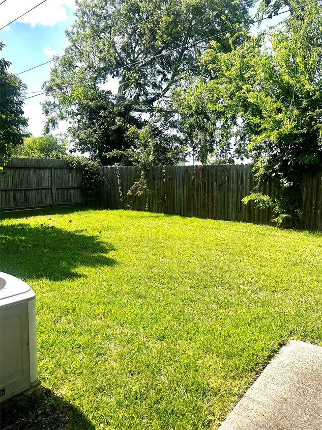 Building Photo - 11718 Zarroll Dr