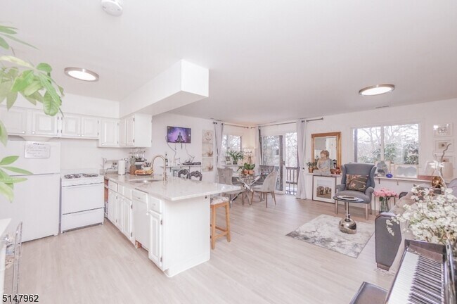 Foto del edificio - 2 Sugarbowl Ct