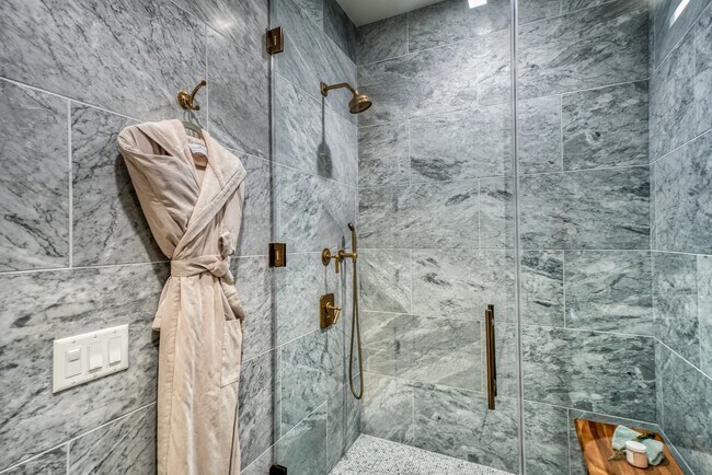 Bathroom, walk-in shower with marble - 288 Pacific Ave