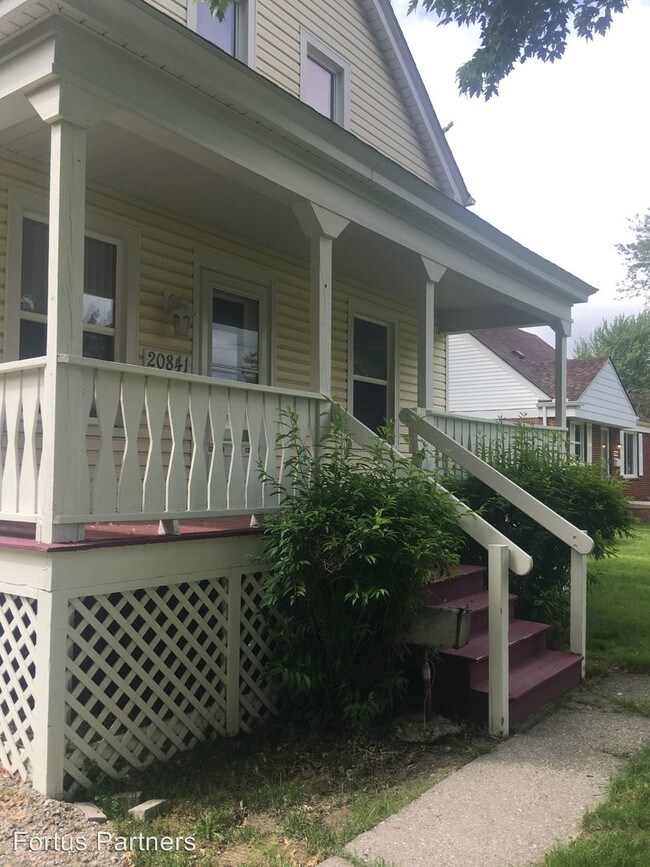Building Photo - 20841 Beaconsfield Ave