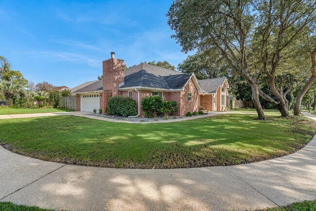 Building Photo - Beautifully Updated Home in Navarre!