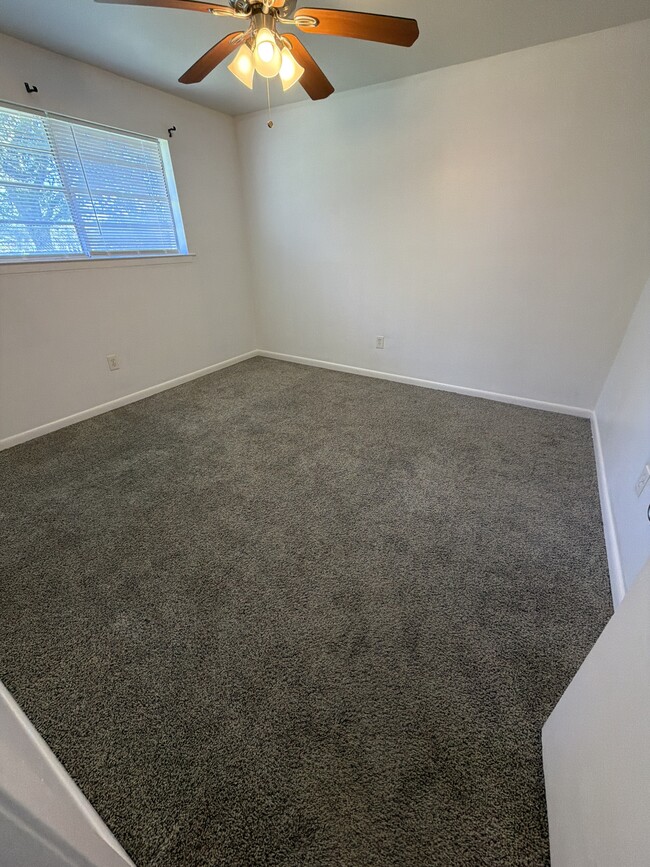 Foto del edificio - 2923 Wytchwood Dr