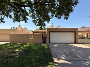 Building Photo - 43 Paseo Village