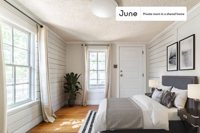 Building Photo - Room in Shared 3 bed/1 bath home