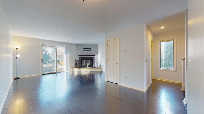 Foto del edificio - 65 Wolfpit Ave