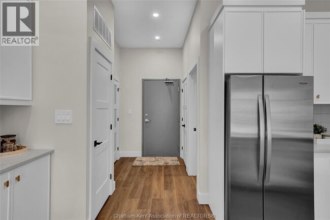 Building Photo - 12 Mill St W