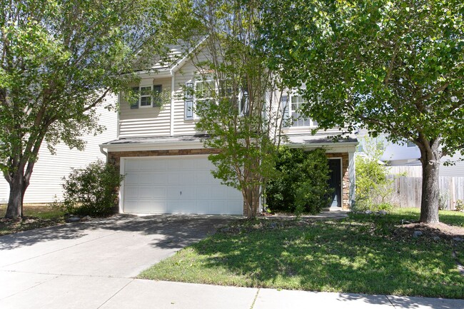 Foto del edificio - Nice house in SW Durham with fenced yard a...