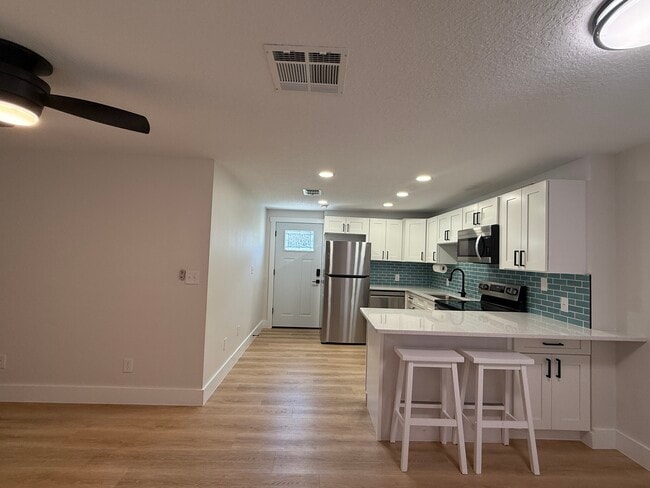 Kitchen - 819 Franklin Ave