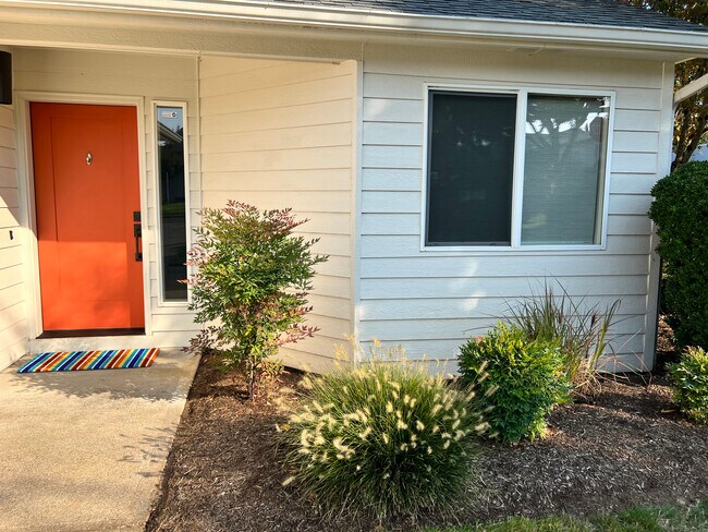 Puerta principal - 5358 Summerlake St SE