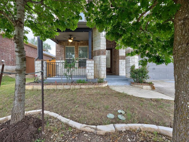Foto del edificio - 4312 Privacy Hedge St