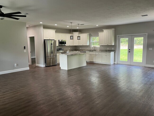 Foto del edificio - Upgraded New 3 Bedroom, 2 Bath home in Emerald Cove