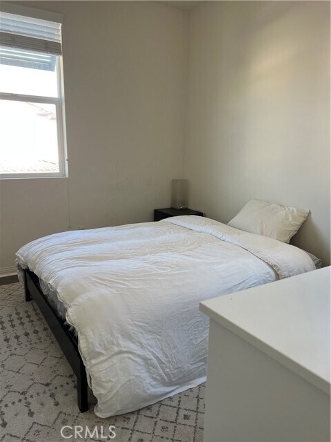 Building Photo - 1413 Girona Dr