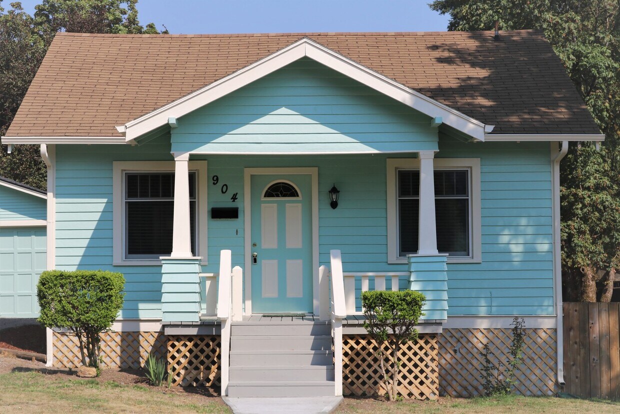 Primary Photo - Vintage Ranch Style Home in Camas!