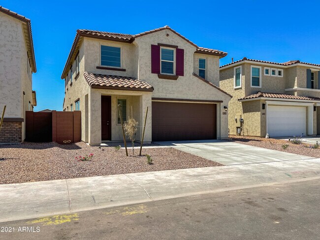 Building Photo - 8847 W Fleetwood Ln