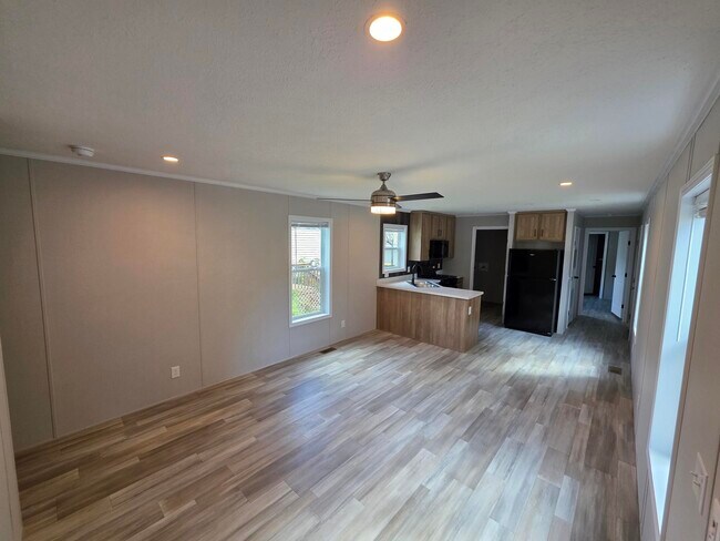 Building Photo - 92 Thomas Ln